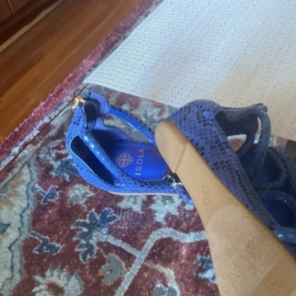 Wedge Isola straps shoes , leather in blue color, size 6.5